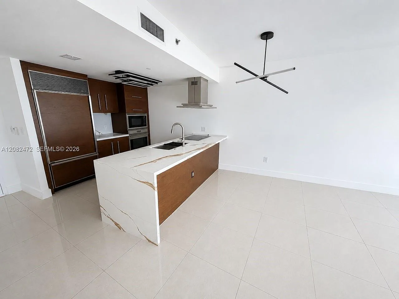 Iconbrickell Condo No 1 — Photo 3