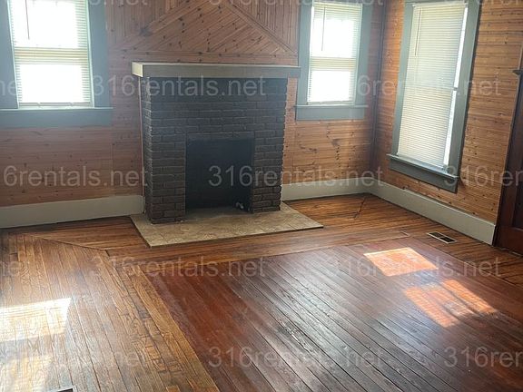 3rd image of 521 E Broadway St