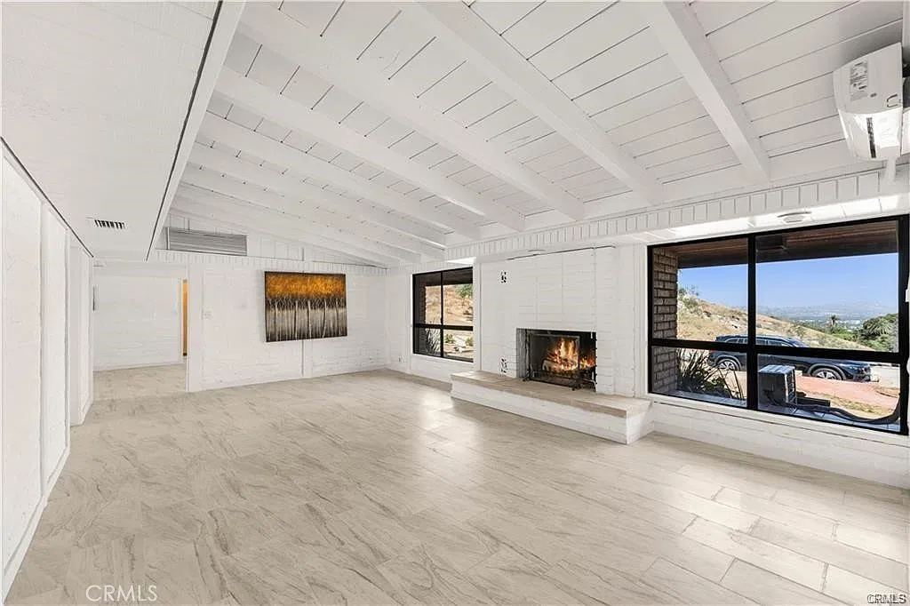 2 bed, 1917 sqft, $2,800 — Photo 4