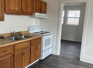 404 E 4th St #A, Sterling, IL 61081