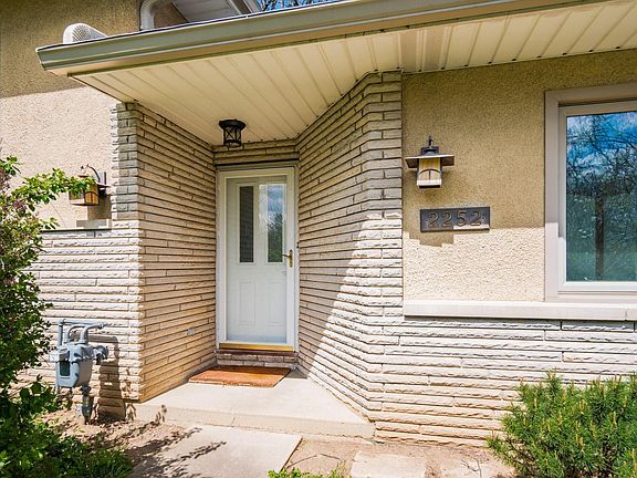 4th image of 2252 Johnston Rd