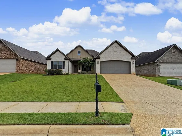 13821 Hemlock Dr, Northport, AL 35475