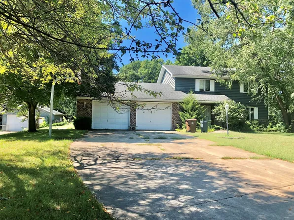 3875 N Chamlin Dr, Morris, IL 60450