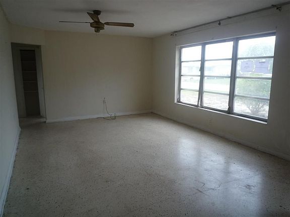 3rd image of 280 Melaleuca Dr
