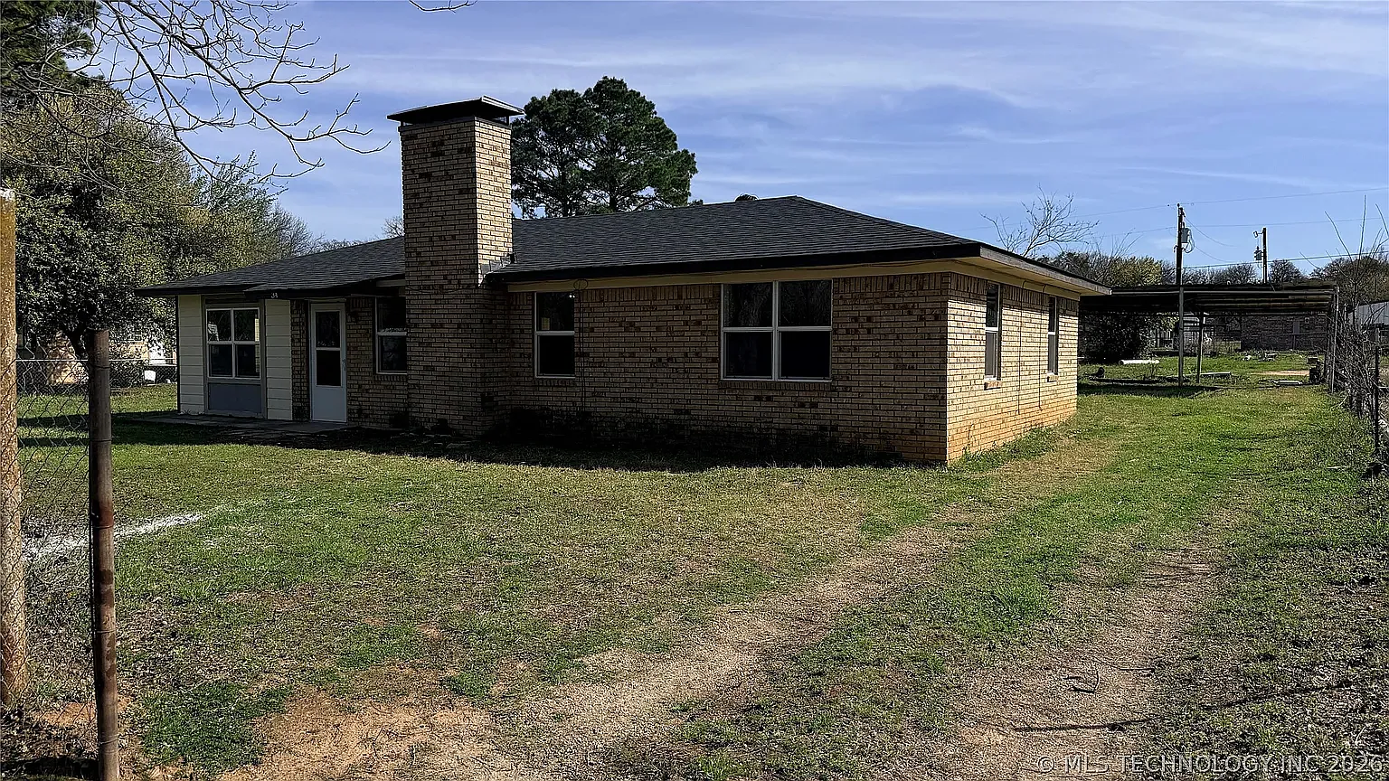 3 bed, 1225 sqft, $1,300 — Photo 2