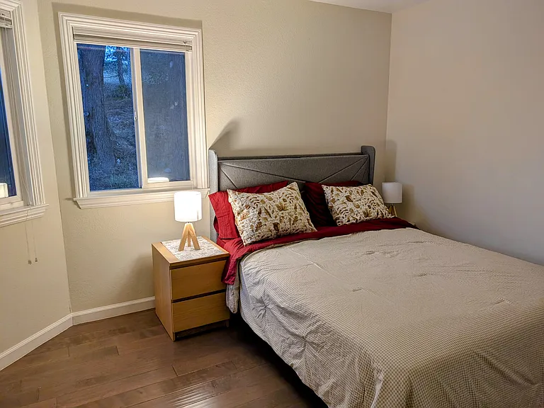 Bedroom 3 with queen bed