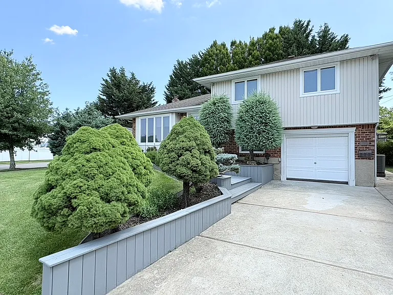 2 Kent Pl — Photo 2