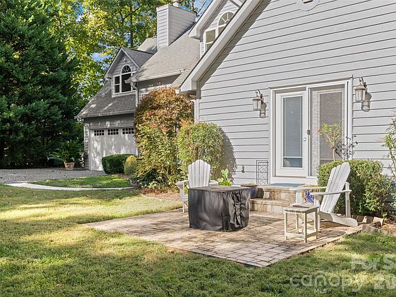 3rd image of 1326 Clifflure Ln