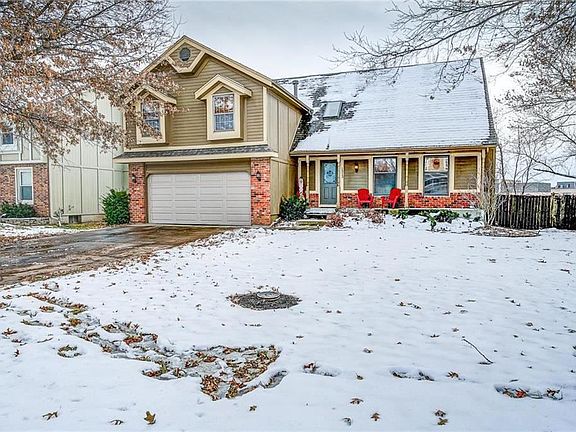 2nd image of 1313 E Meadow Ln