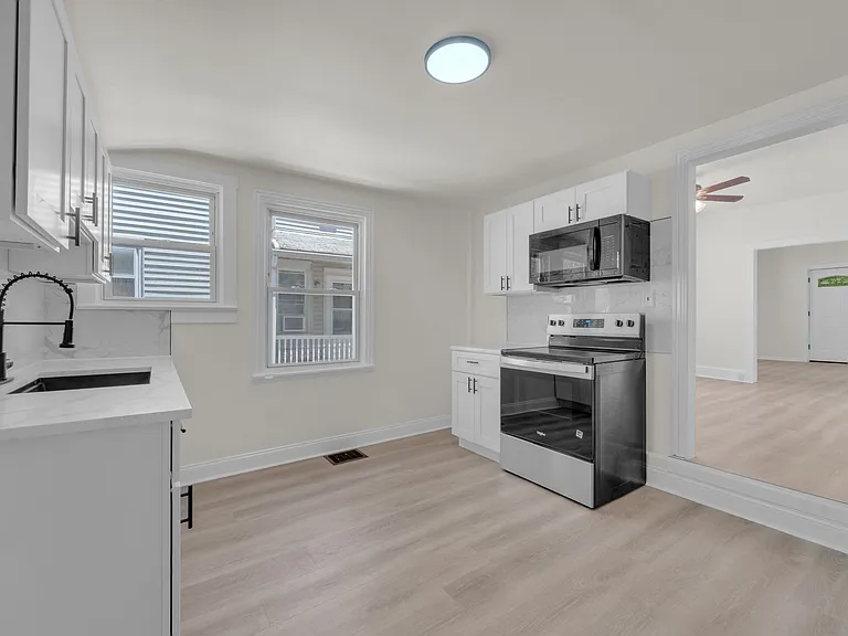 1719 Kings Hwy #A — Photo 14