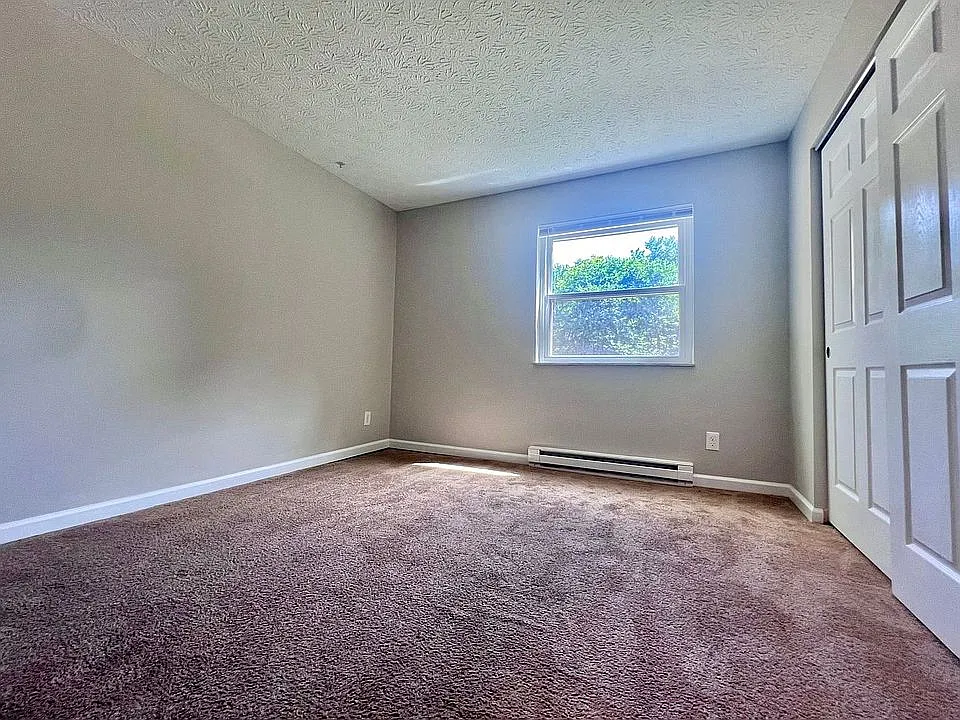 2 bed, 900 sqft, $995 — Photo 3