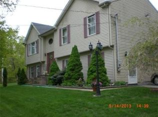 66 New Boston Rd, Dudley, MA 01571