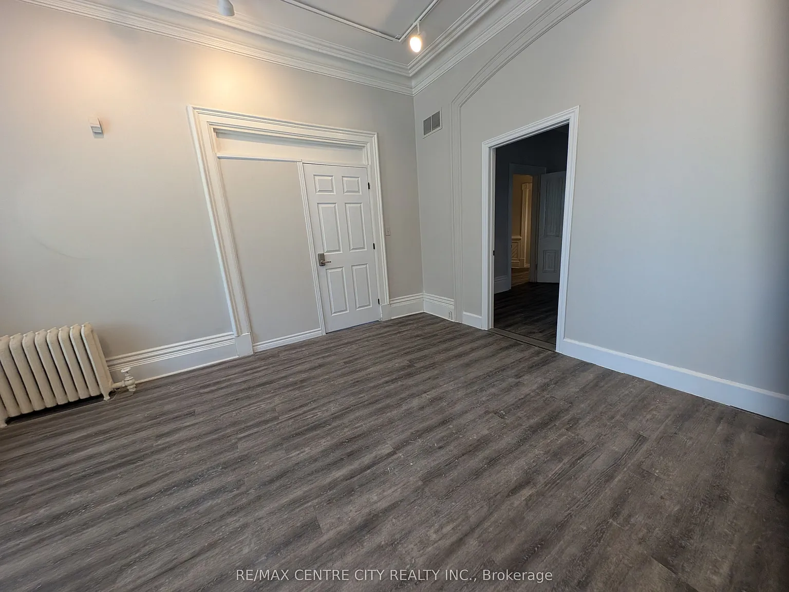 474 King St — Photo 3