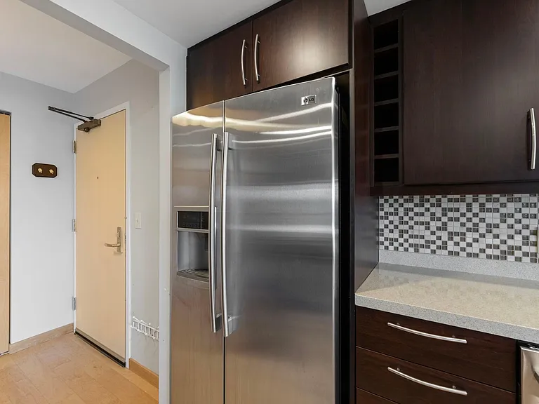 2885 Knox Ave S #502 — Photo 11