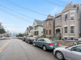 27 48th St, Weehawken, NJ 07086