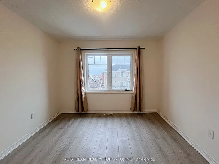 37 Kavanagh Ave — Photo 9