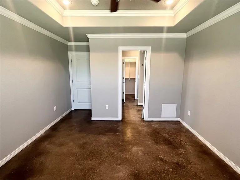 211 Genoa Way — Photo 11