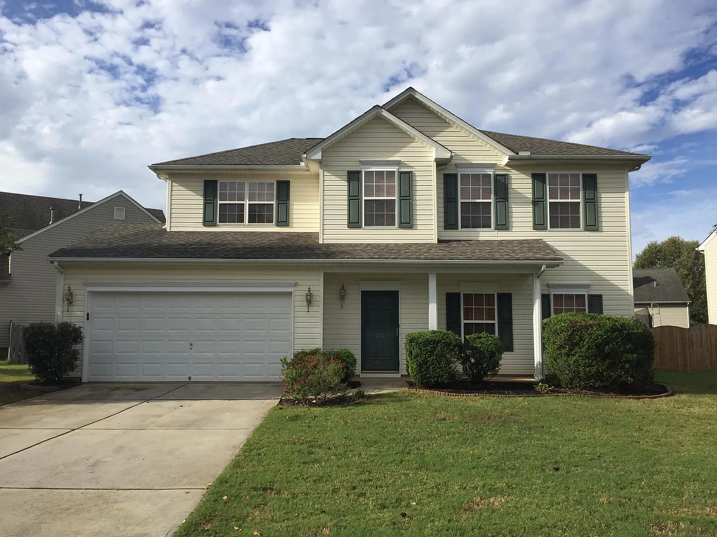 Wonderful 4 bedroom Home in Orchard Farms — Photo 1