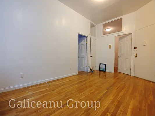 Rented by Lexington Real Estate Group | media 17
