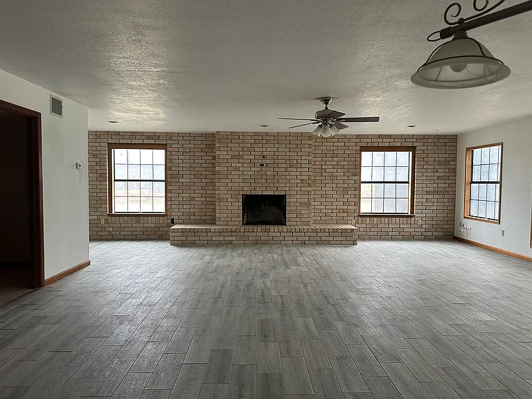707 Tilden St — Photo 17