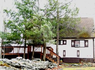 127 Saunders Dr, Bushkill, PA 18324