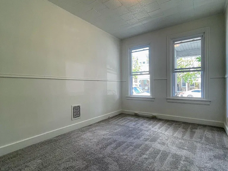 817 E Philadelphia St #1 — Photo 4