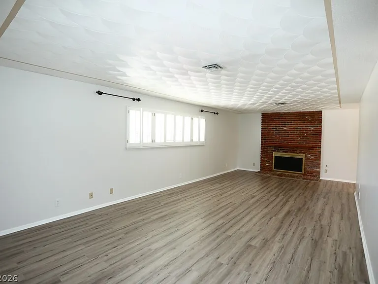 2725 Colanthe Ave — Photo 38