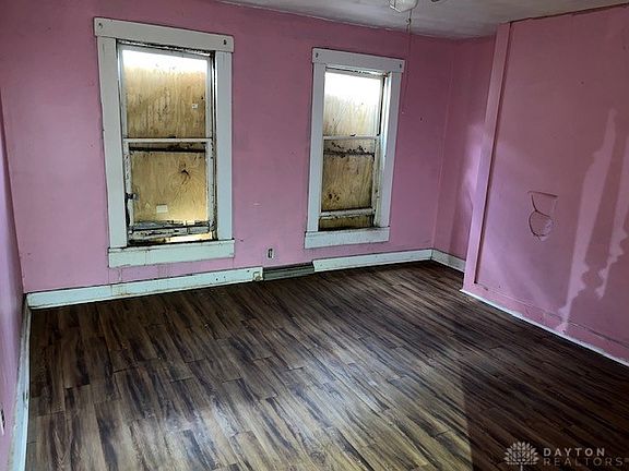 4th image of 104 Hawker St