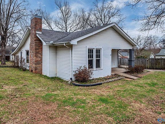 3rd image of 504 2nd St