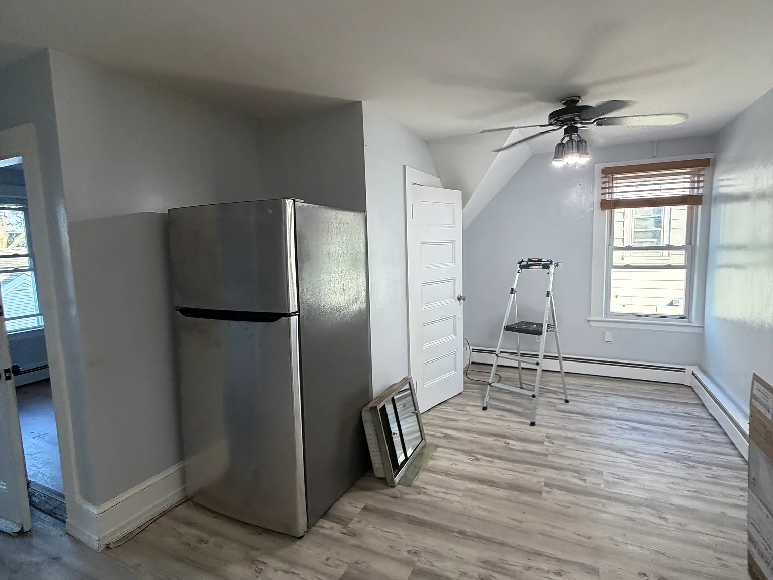 3 bed, 900 sqft, $2,800 — Photo 4