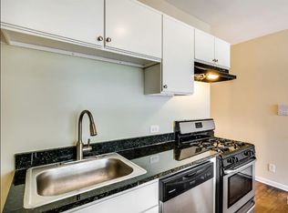 3240 N Clark St APT 2M, Chicago, IL 60657