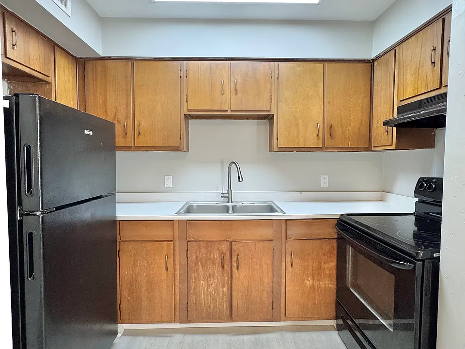 510 Holladay Dr #206