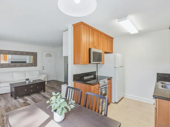 8581 Villa La Jolla Dr APT J, La Jolla, CA 92037