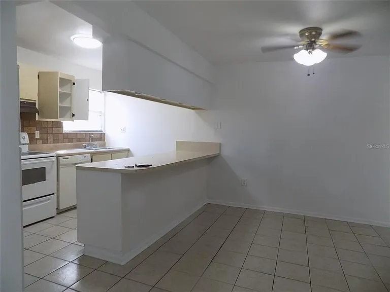 2811 SW Archer Rd #X201 — Photo 12