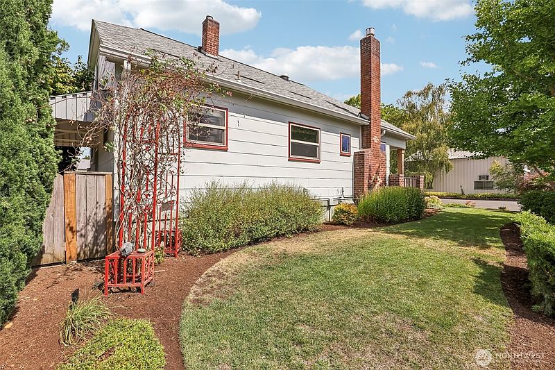 5th image of 4100 Creston Avenue