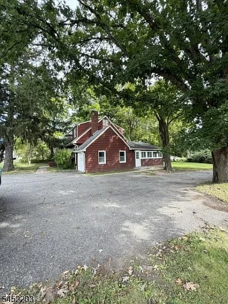 3 bed, 2.0 bath, $3,700 — Photo 3