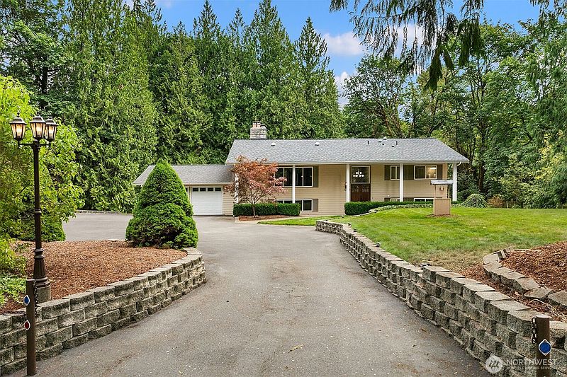 4th image of 13620 233rd Way SE