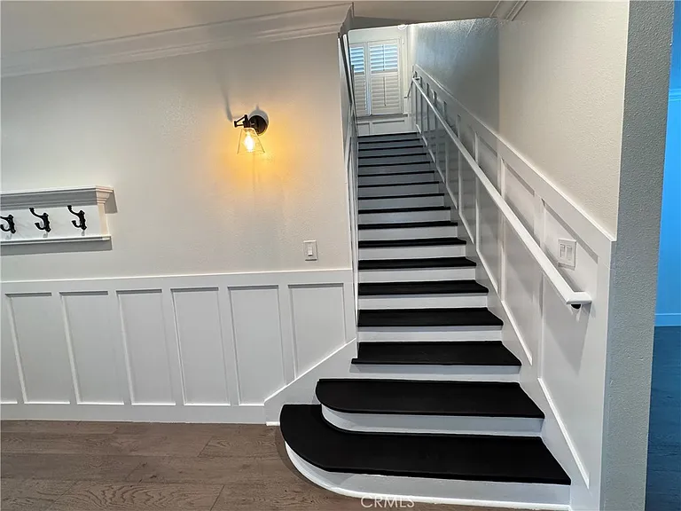 2716 S La Salle Ave — Photo 26