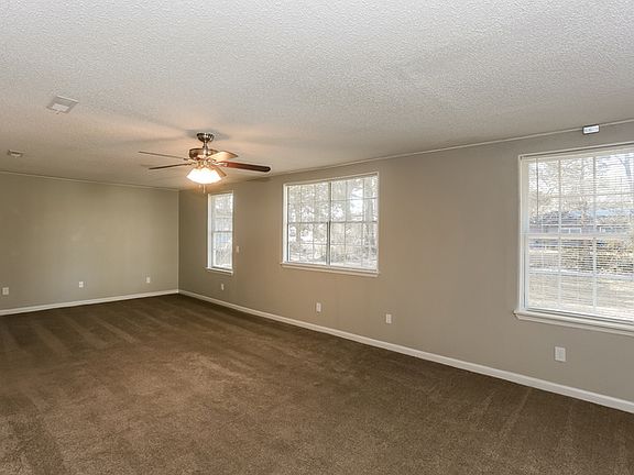 3rd image of 4477 Jenwood St