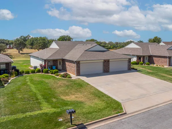 3607 Lakeshore Dr, Winfield, KS 67156