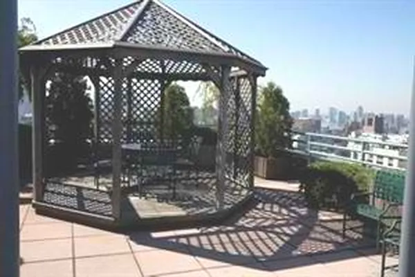 Rented by Pleasant Properties Real Estate LLC | media 33