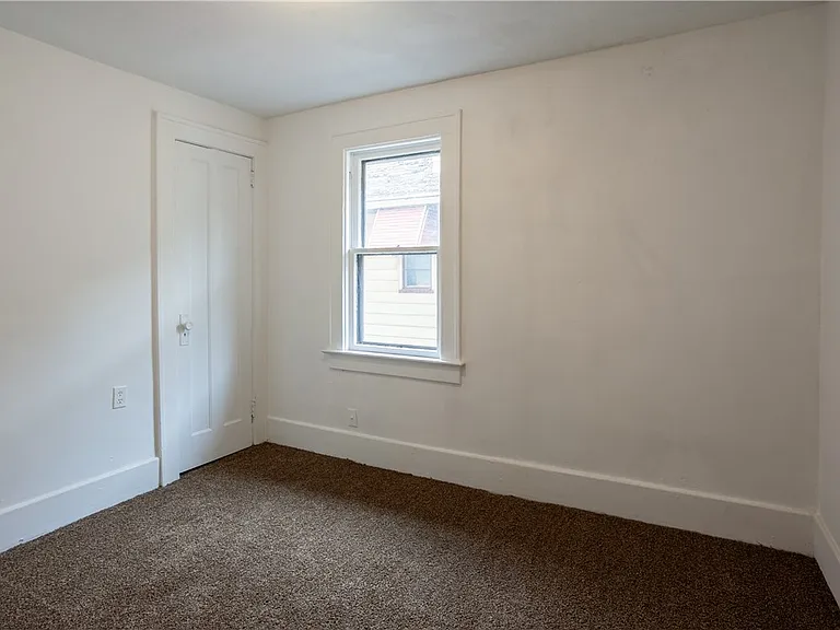 1786 Clifford Ave — Photo 18