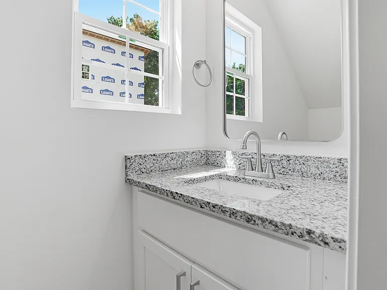 516 Singletary St SE — Photo 40