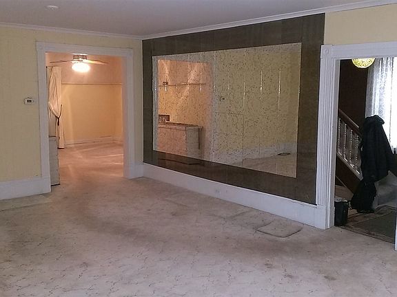 3rd image of 118 E Prospect St
