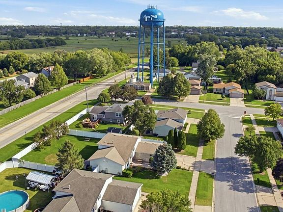3rd image of 2010 Watertower Pl