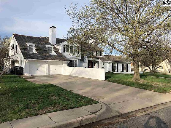 2nd image of 325 Hyde Park Dr