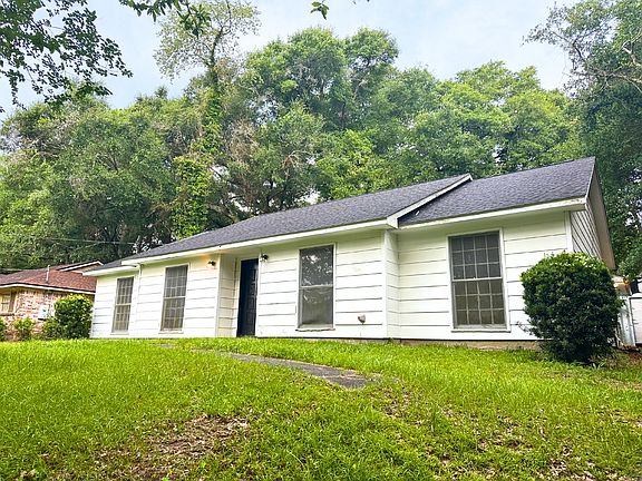 3rd image of 313 Vanderbilt Dr