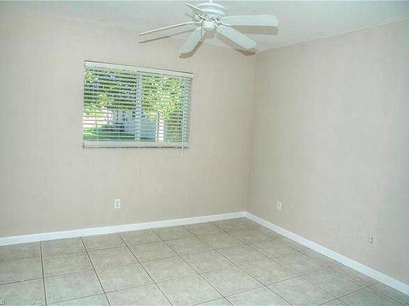 3rd image of 611 SE 6th Ter