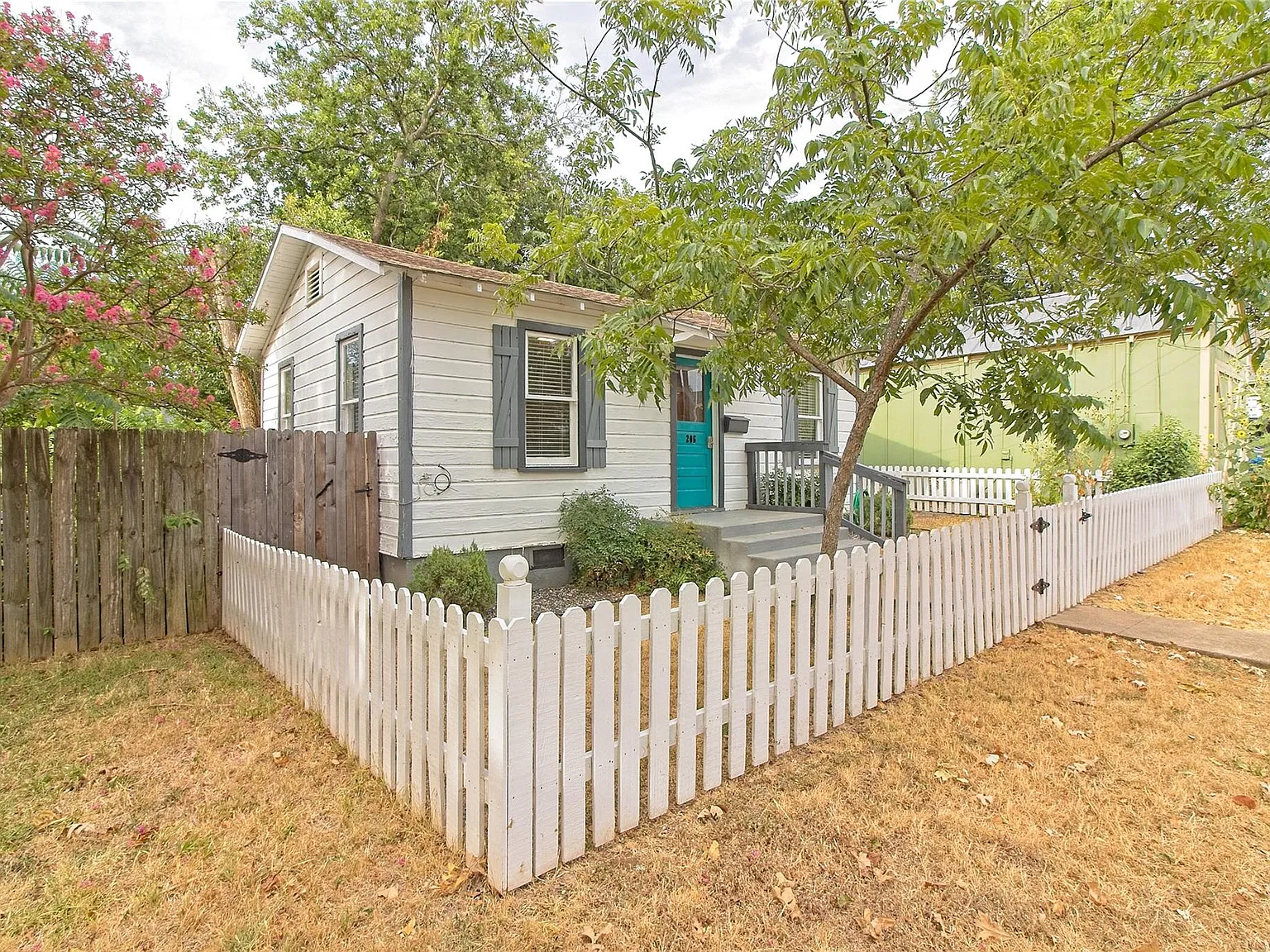 1 bed, 1.0 bath, 546 sqft, $1,350 — Photo 2