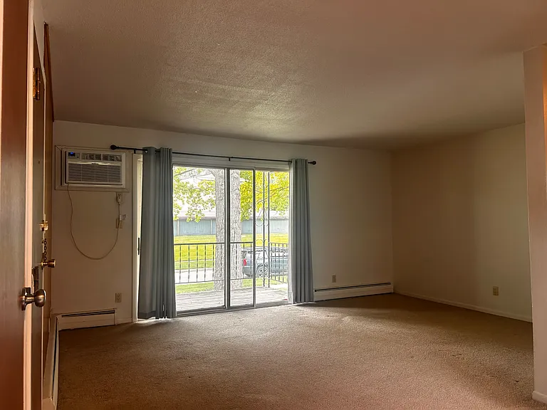 210 Haywood Dr #210 — Photo 8